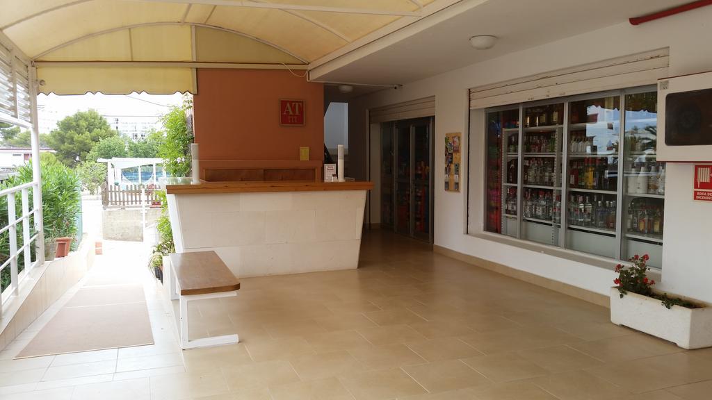 Apartamentos Vista al Puerto San Antonio Abad Habitación foto